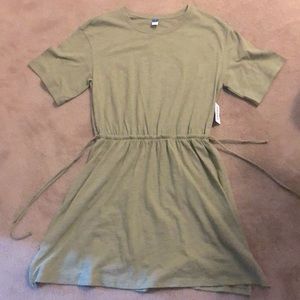 Simple forest green dress, never worn with tag.